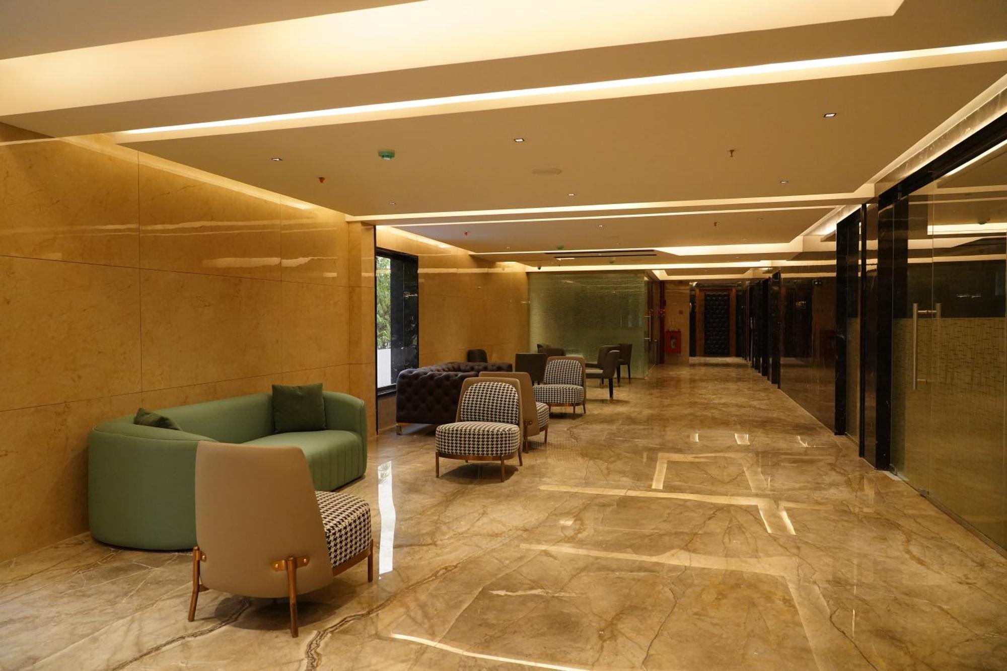 Hotel The Kings Park Grand-Near Us Consulate Madrás Exterior foto